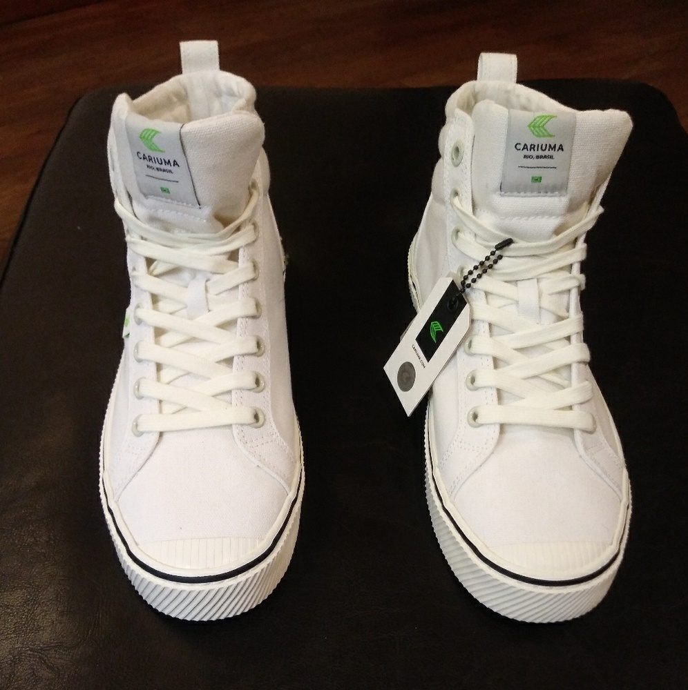 CARIUMA SNEAKERS